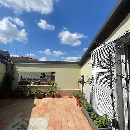 Apartment Bilocale Con Terrazzo Stazione Centrale Milan